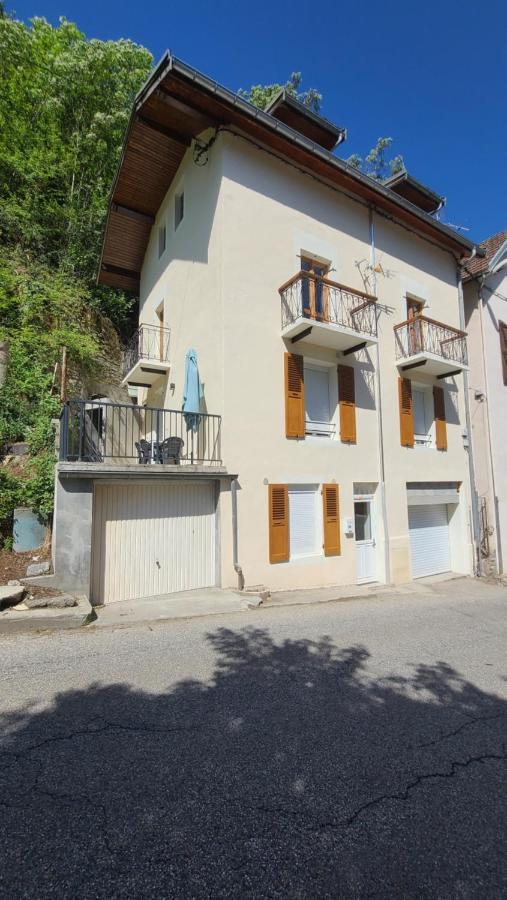 Joli Appartement Renove Avec Terrasse Brides-les-Bains Zewnętrze zdjęcie